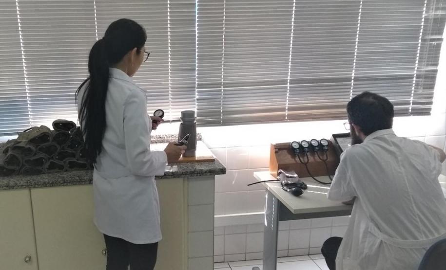 2019 10 17 Esfigmomanometros Maringá Esfigmomanômetros da Prefeitura de Maringá passam por verificação do IPEM-PR